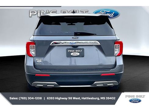 Used 2021 Ford Explorer XLT w/ Equipment Group 202A RWD image 4