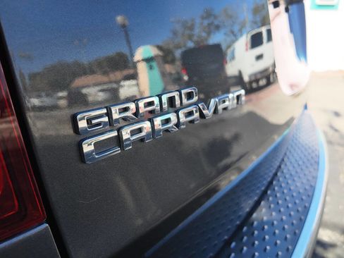 Used 2019 Dodge Grand Caravan SXT image 7