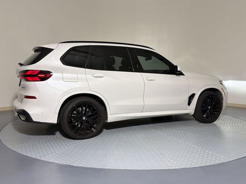 Used 2026 BMW X5 xDrive40i w/ M Sport Package AWD/4WD image 7