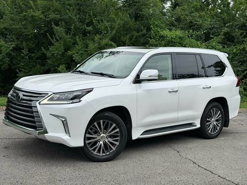 Used 2018 Lexus LX 570 4WD image 2