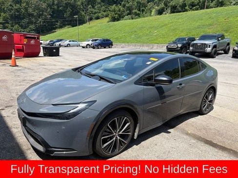 Used 2024 Toyota Prius XLE FWD image 2