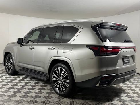 Used 2025 Lexus LX 600 4WD w/ Accessory Package (2T) image 7