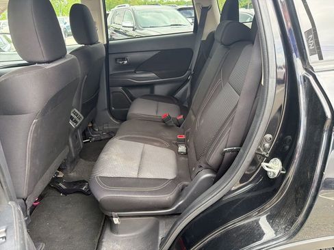 Used 2020 Mitsubishi Outlander ES AWD/4WD image 11