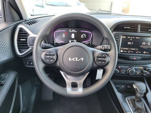 Certified 2025 Kia Soul LX w/ LX Technology Package FWD image 18