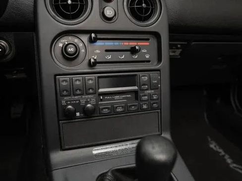 Used 1990 MAZDA MX-5 Miata RWD image 19