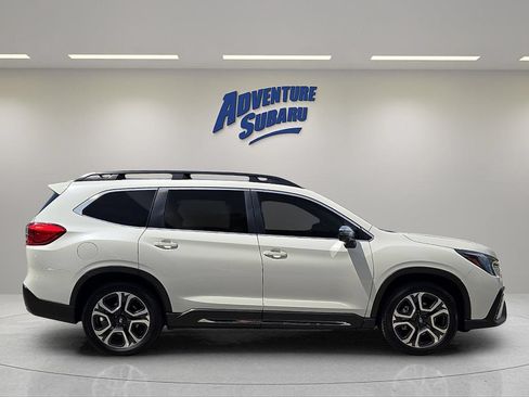 Used 2023 Subaru Ascent Limited w/ Technology Package AWD/4WD image 7