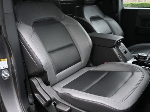 Used 2024 Ford Bronco Black Diamond image 31