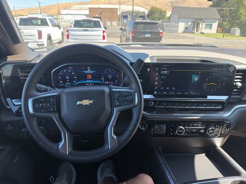 Used 2025 Chevrolet Silverado 3500 LTZ w/ LTZ Plus Package AWD/4WD image 9