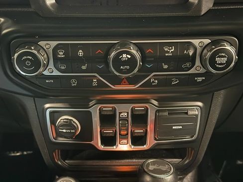 Used 2021 Jeep Wrangler Unlimited Sahara AWD/4WD image 27