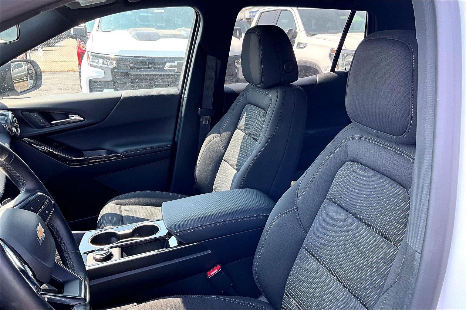 Used 2026 Chevrolet Equinox LT FWD image 23