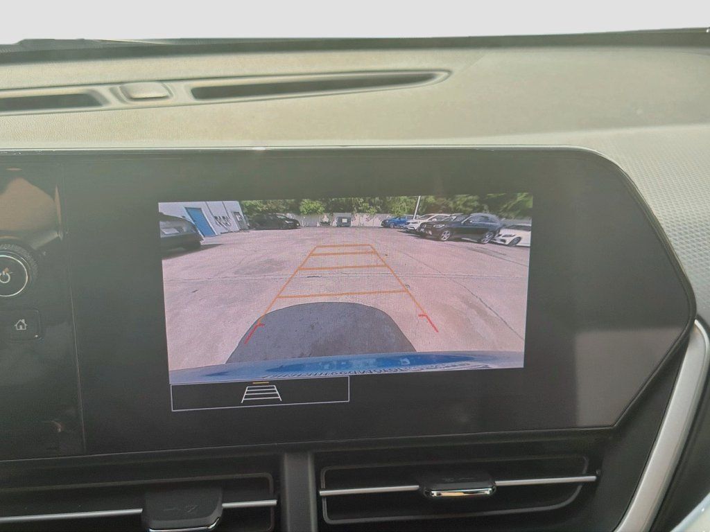Used 2025 Chevrolet Trax RS w/ Driver Confidence Package FWD image 41