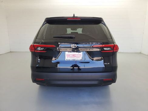 Used 2024 Toyota Grand Highlander XLE image 6