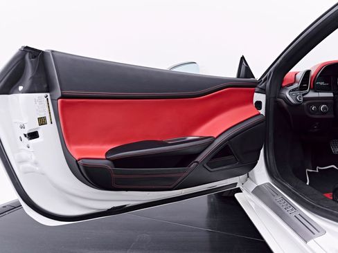 Used 2014 Ferrari 458 Spider RWD image 56