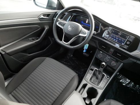 Used 2024 Volkswagen Jetta S image 9