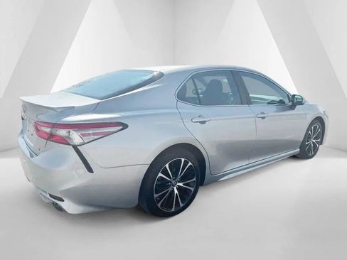 Used 2018 Toyota Camry SE FWD image 7
