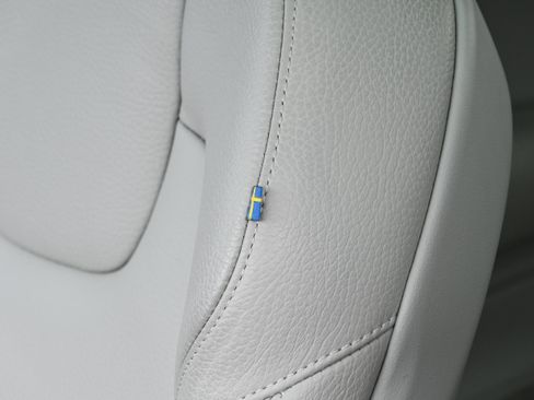 Used 2022 Volvo XC90 T6 Momentum w/ Protection Package Premier image 23