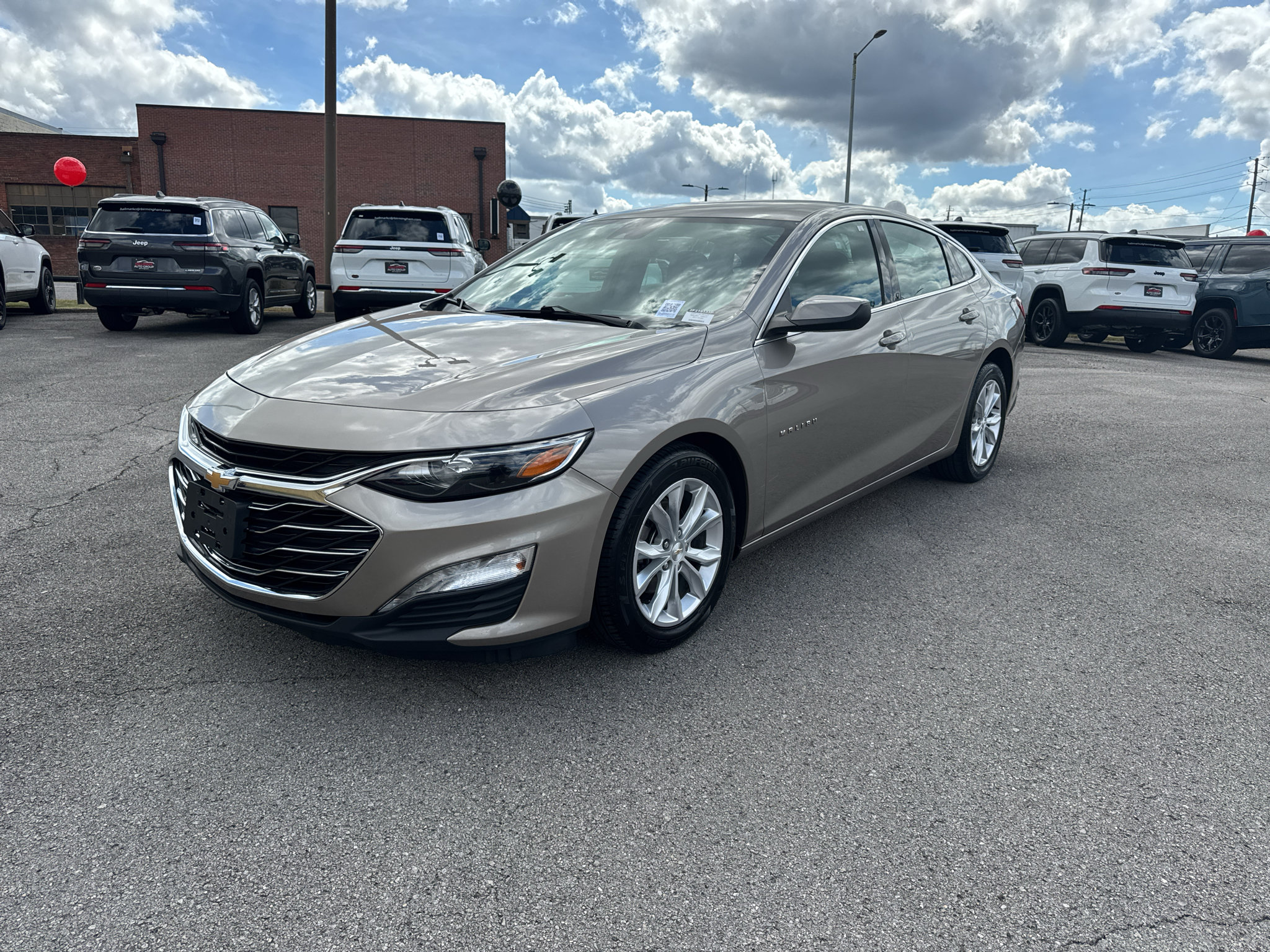 Used 2024 Chevrolet Malibu LT FWD image 1