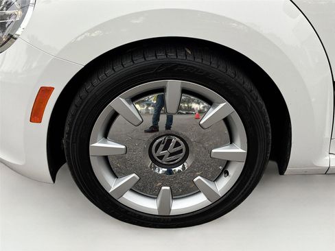 Used 2013 Volkswagen Beetle 2.5 image 29