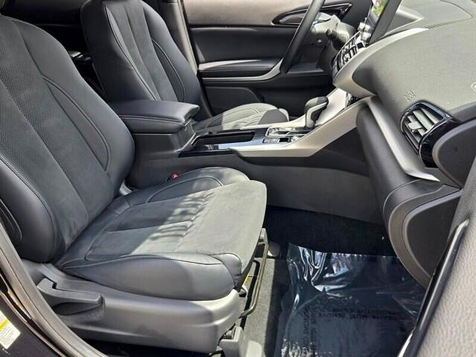 Used 2024 Mitsubishi Eclipse Cross AWD image 16