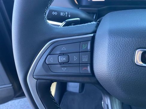 New 2025 Jeep Grand Cherokee Altitude image 16