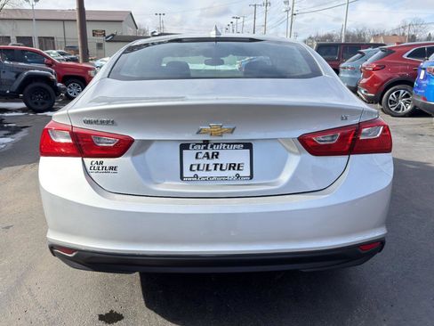 Used 2017 Chevrolet Malibu LT w/ Leather Package image 10