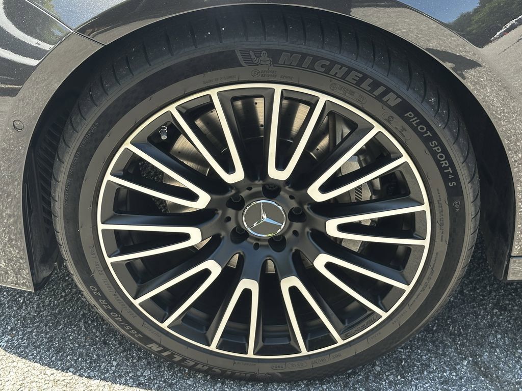 Certified 2025 Mercedes-Benz E 53 AMG e 4MATIC Sedan image 13