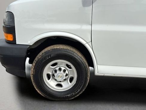 Used 2022 Chevrolet Express 3500 LS image 31