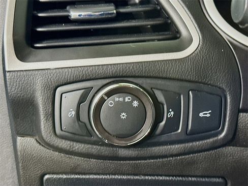 Used 2018 Ford Edge SEL w/ Equipment Group 201A image 18