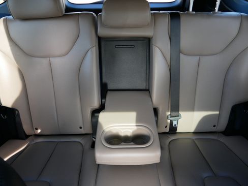 Used 2023 Hyundai Santa Fe SEL w/ Premium Package image 13