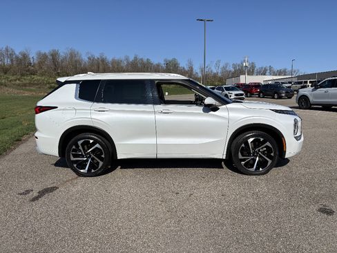 Used 2023 Mitsubishi Outlander SEL AWD/4WD image 6