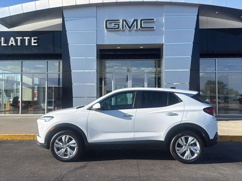 Used 2025 Buick Encore GX Preferred AWD/4WD image 1