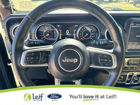 Used 2018 Jeep Wrangler Unlimited Sahara image 15