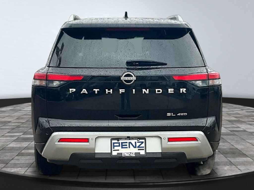 Used 2025 Nissan Pathfinder SL AWD/4WD image 6