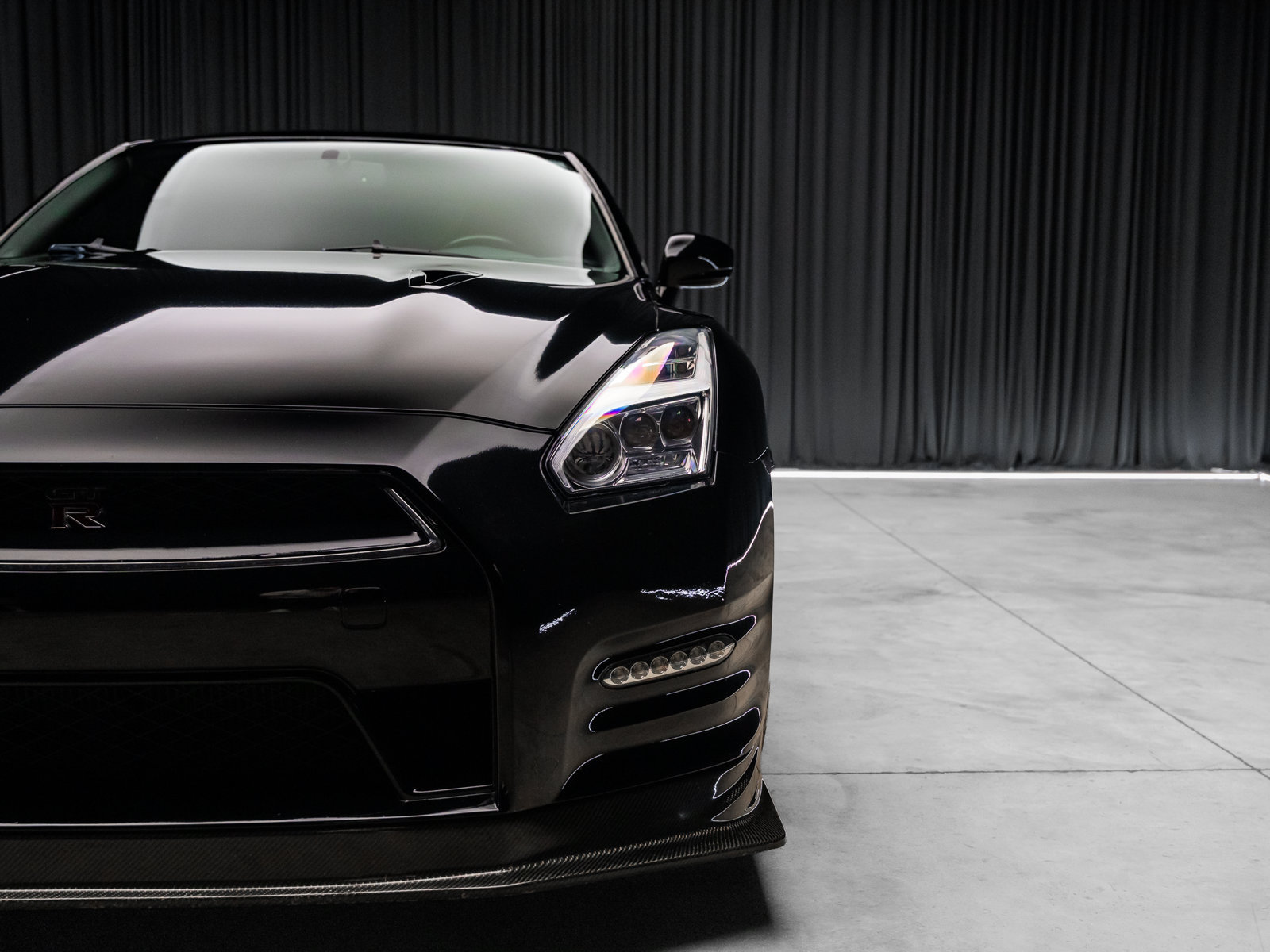 Used 2009 Nissan GT-R Premium AWD/4WD image 18