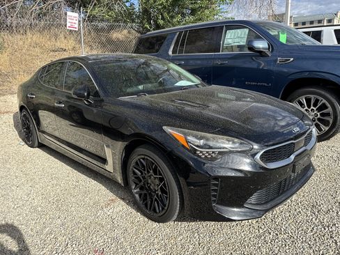 Used 2018 Kia Stinger Premium AWD/4WD image 2
