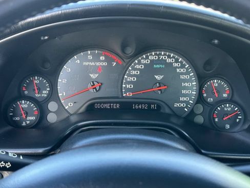 Used 2002 Chevrolet Corvette Coupe w/ Preferred Equipment Group2 RWD image 29