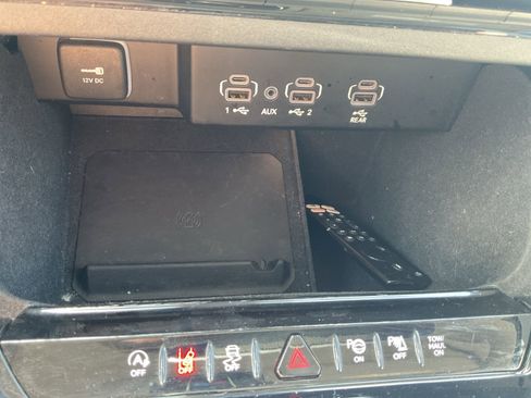 Used 2024 Jeep Wagoneer L Series III w/ Premium Group I AWD/4WD image 26