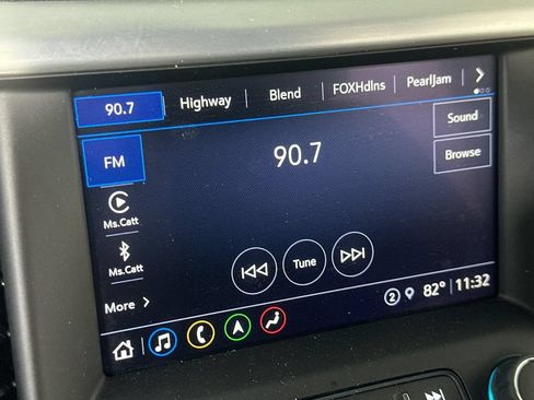 Used 2022 GMC Acadia SLT w/ Technology Package FWD image 32