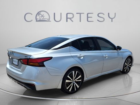Used 2019 Nissan Altima 2.5 SR FWD image 7