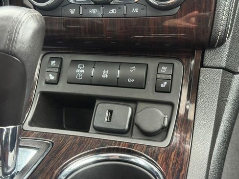 Used 2016 Chevrolet Traverse LTZ image 35