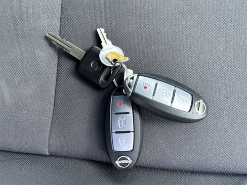 Used 2022 Nissan Frontier S w/ Technology Package image 35