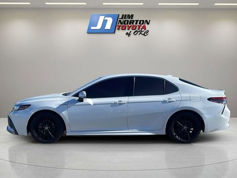 Used 2021 Toyota Camry XSE w/ Cold Weather Package image 8