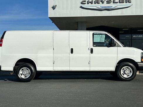 Used 2022 Chevrolet Express 2500 Extended w/ Driver Convenience Package image 3