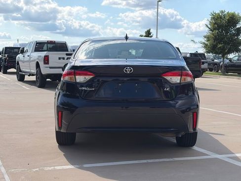 Used 2021 Toyota Corolla LE FWD image 8