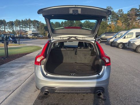 Used 2018 Volvo V60 T5 Dynamic w/ Vision Package AWD/4WD image 14