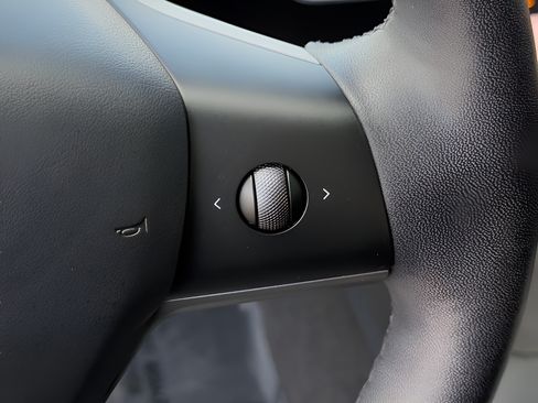 Used 2023 Tesla Model 3 Standard Range RWD image 11