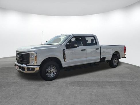 New 2026 Ford F250 XL w/ XL Chrome Package image 4