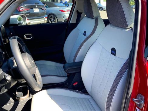 Certified 2025 MINI Cooper S image 25