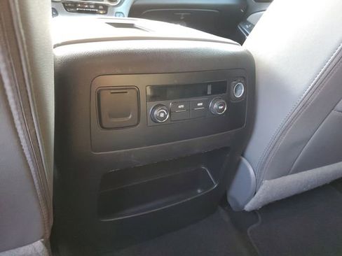 Used 2018 Chevrolet Tahoe LT image 16