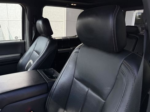 Used 2019 Ford F150 Lariat w/ Equipment Group 502A Luxury AWD/4WD image 16